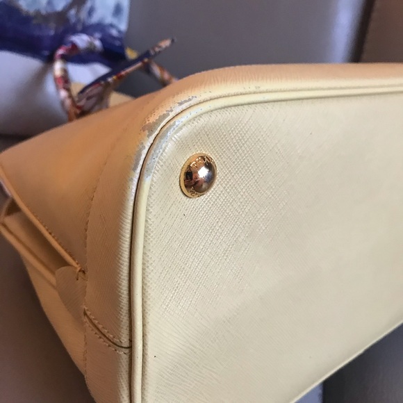 Prada - Picture 5 of 11